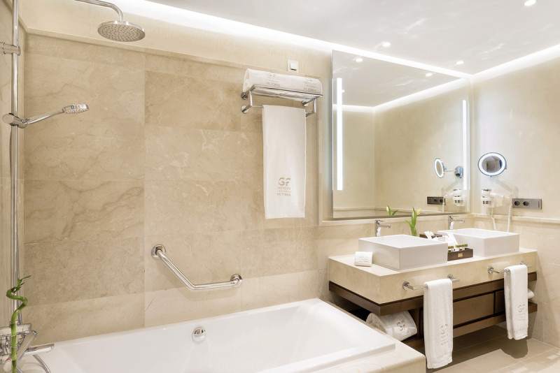 Wohnbeispiel Suite Premium Poolblick