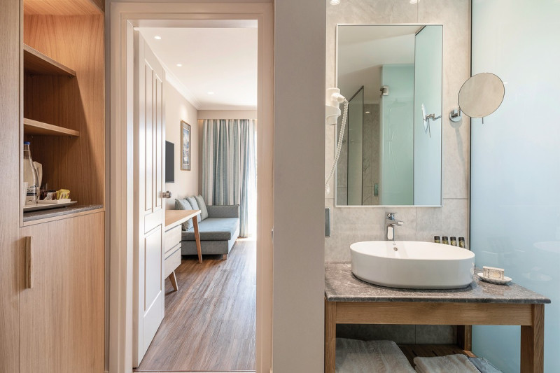 Pilot Beach Resort ●●●●●