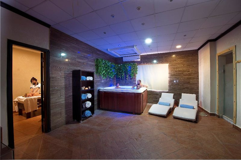 Amwaj Oyoun Resort & Spa ●●●●