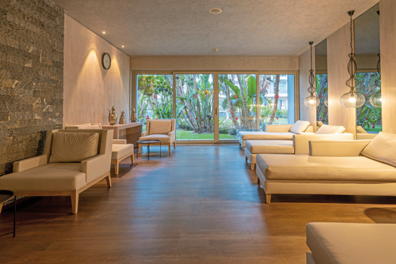 Lara Barut Collection