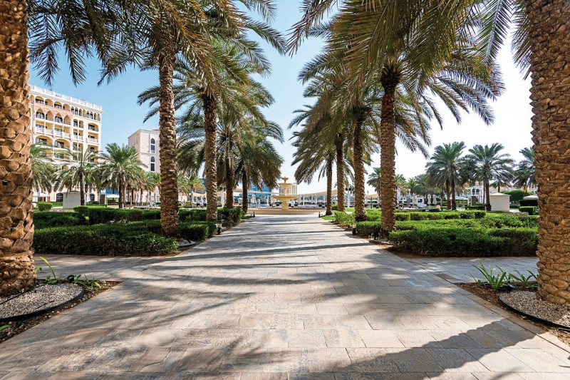 The Ritz-Carlton Abu Dhabi, Grand Canal