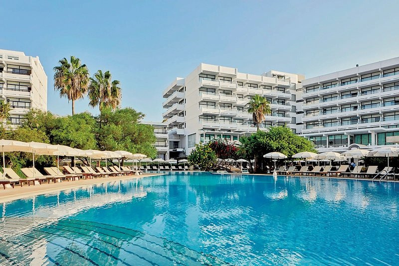 Grecian Bay ●●●●●