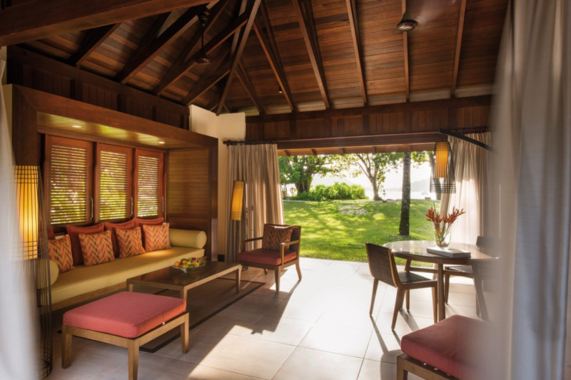 Constance Ephelia ●●●●●○