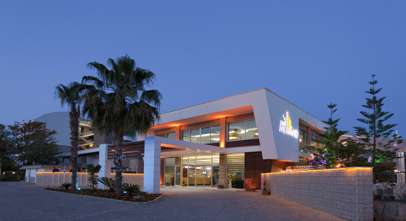 Club Mermaid Village ●●●●