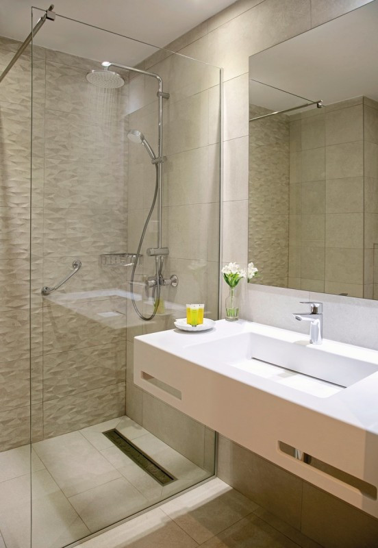 Asterias Beach ●●●●○