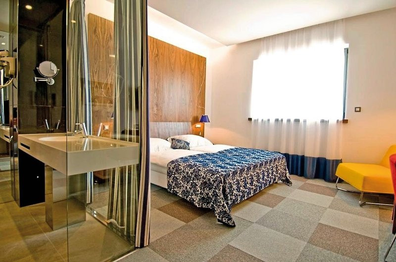 Hotel In ●●●●