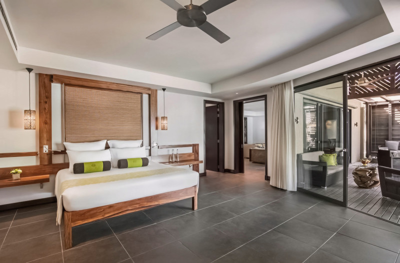 Wohnbeispiel Beachfront Senior Pool Suite