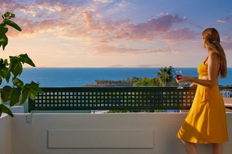 Nireas Hotel ●●