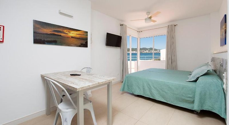 Playa Bella Beach ●●●○