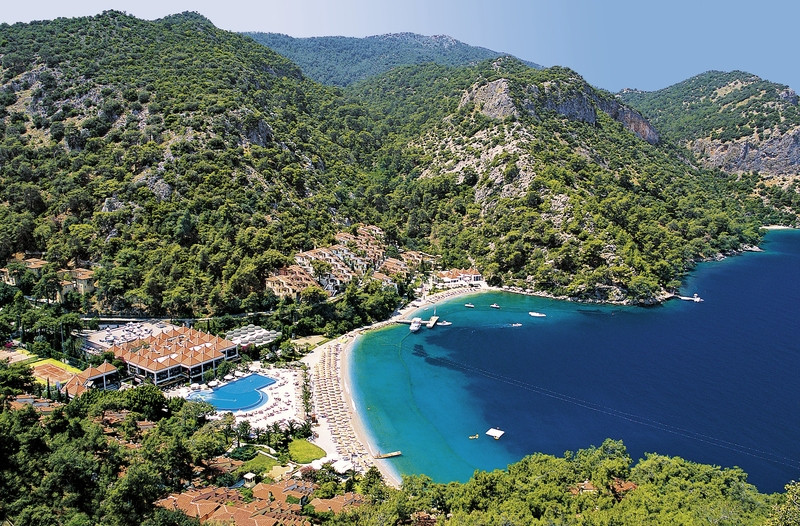 Hillside Beach Club