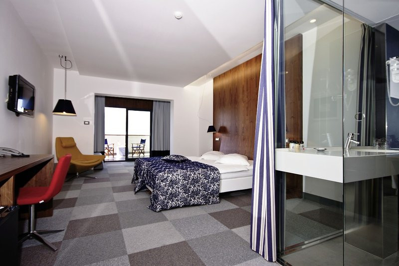 Hotel In ●●●●