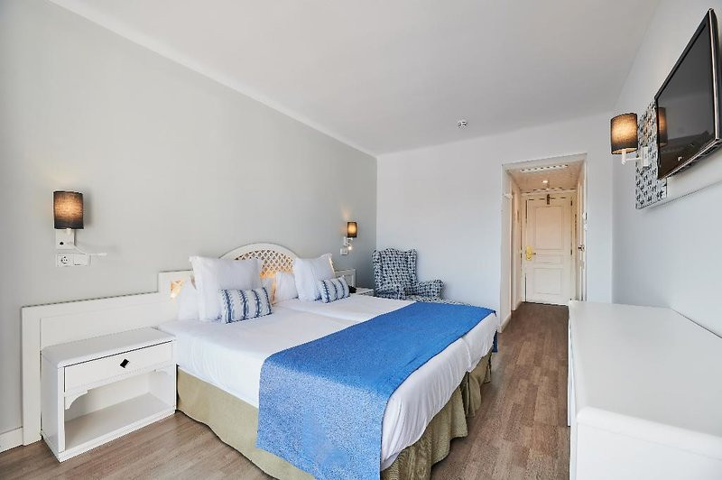 ROC Oberoy Adults Only +16 ●●●●