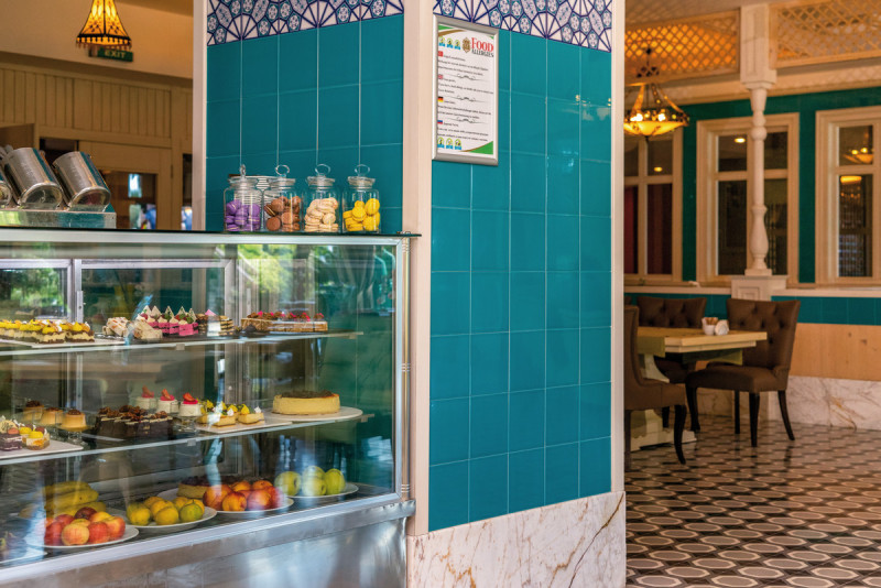 Commodore Elite Suites & Spa