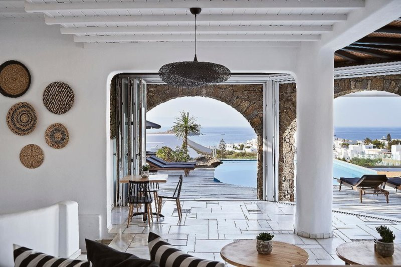 Mr&Mrs White Mykonos ●●●●