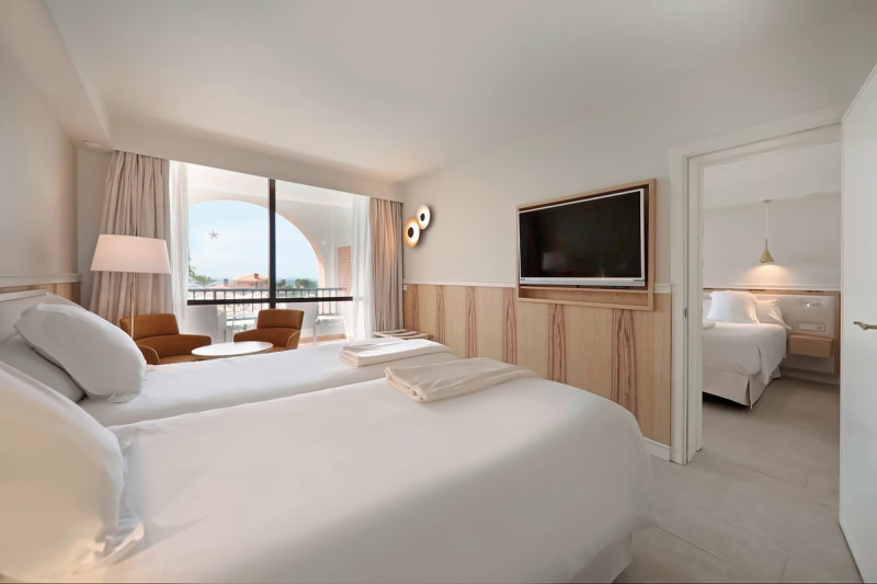 Wohnbeispiel 2 Doppelzimmer mit Verbindungst&uuml;r seitl. Meerblick