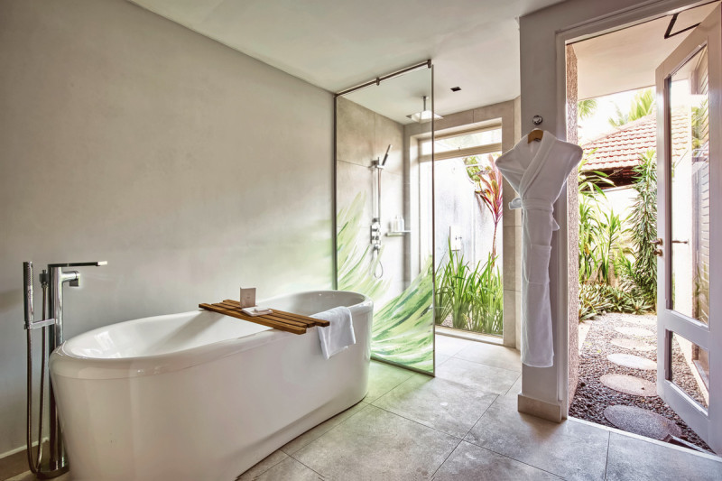 Beispiel Bad Suite Privater Pool Meerblick S2P