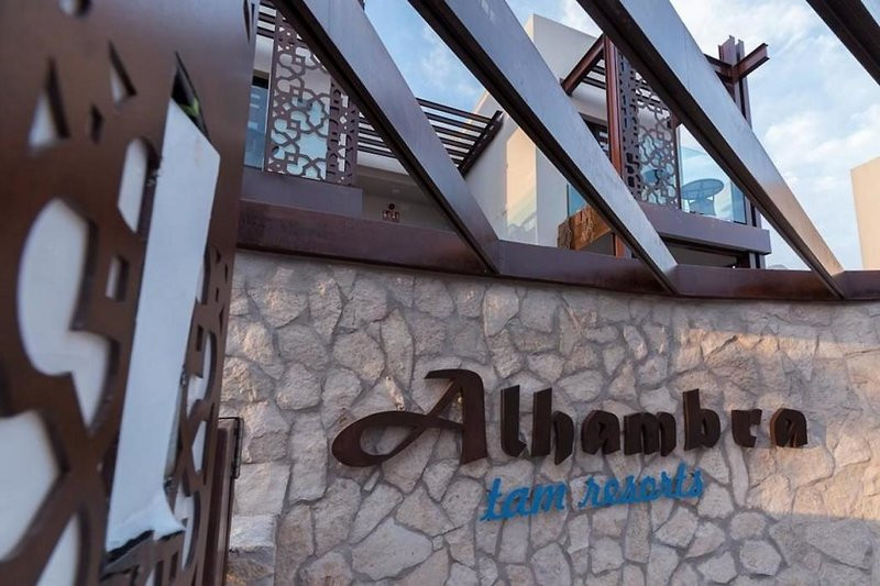 Alhambra Boutique Apartments ●●●●