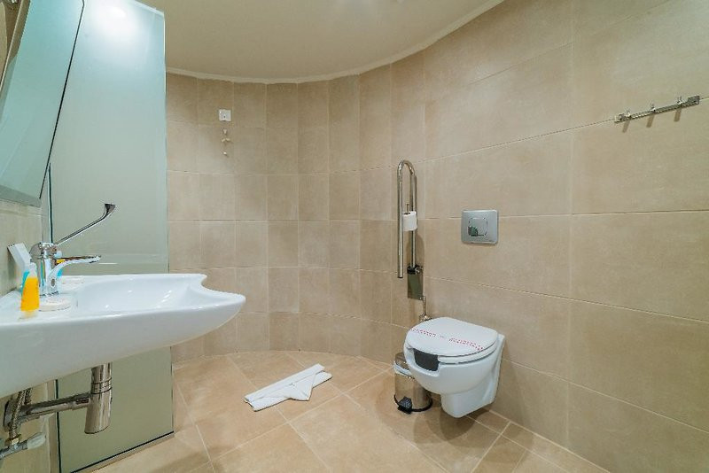 Bio Suites Hotel ●●●●