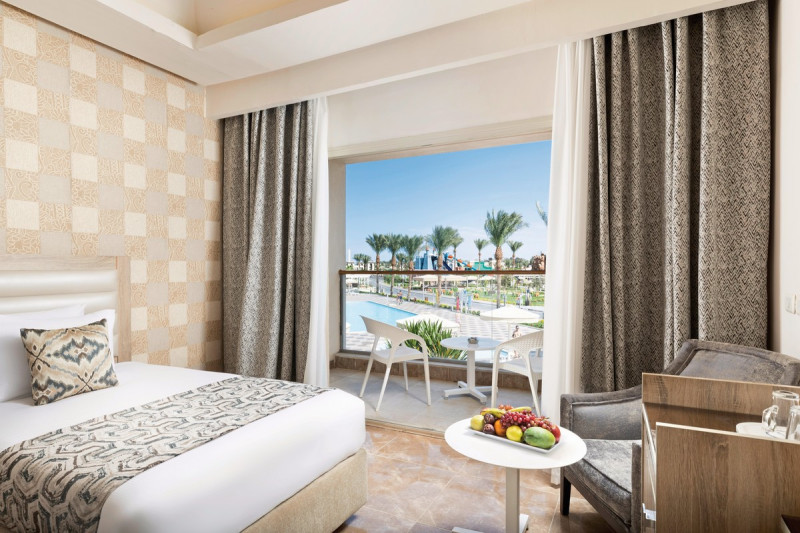 Wohnbeispiel Doppelzimmer Standard Poolblick