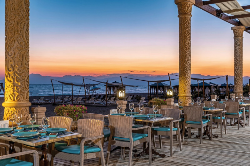 &Aacute;-la-carte Restaurant