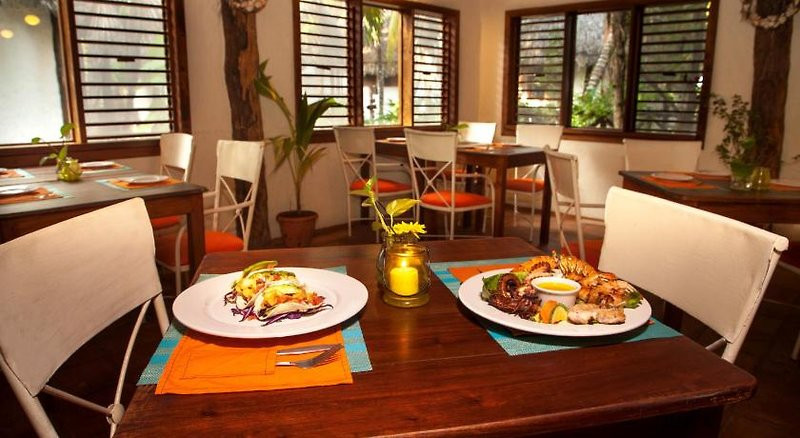 Holbox by Xaloc ●●●○