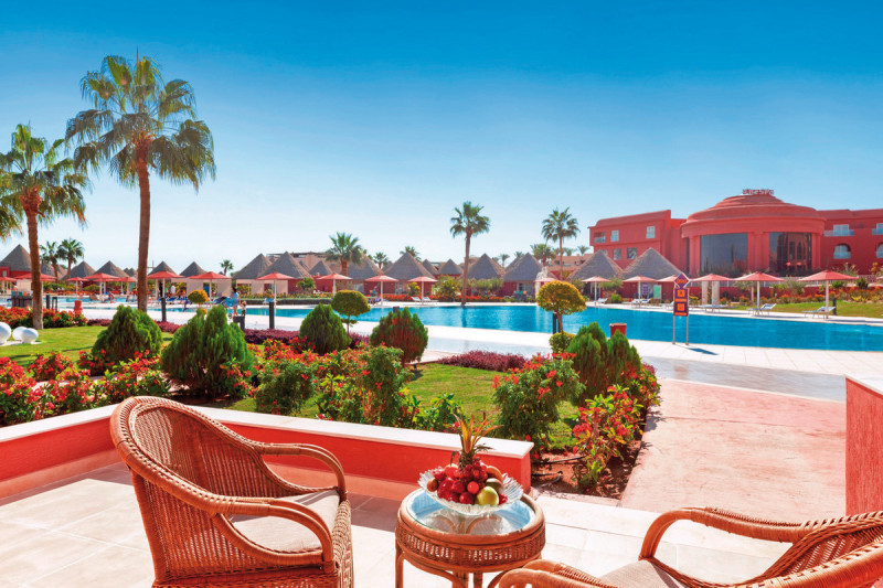 Beispiel Terrasee Bungalow Poolblick