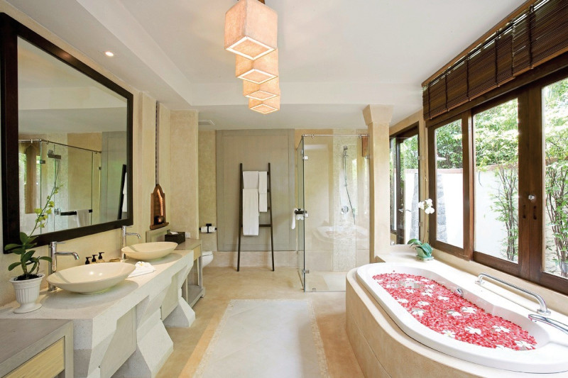 Badbeispiel Pool Villa Suite