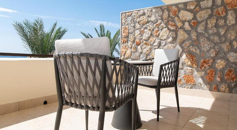 Grand Blue Beach Hotel ●●●●●