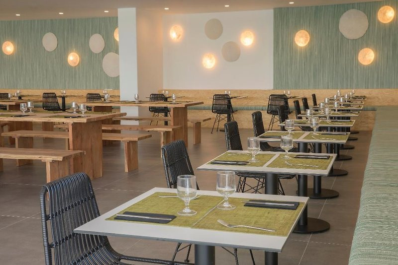 HM Martinique ●●●●