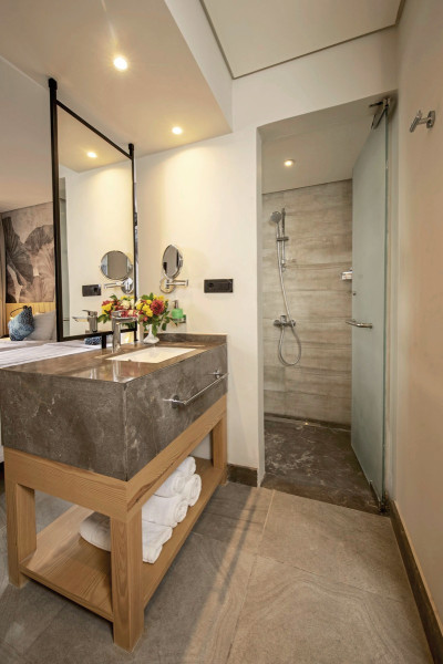 Beispiel Bad Familienzimmer mit Verbindungst&uuml;r