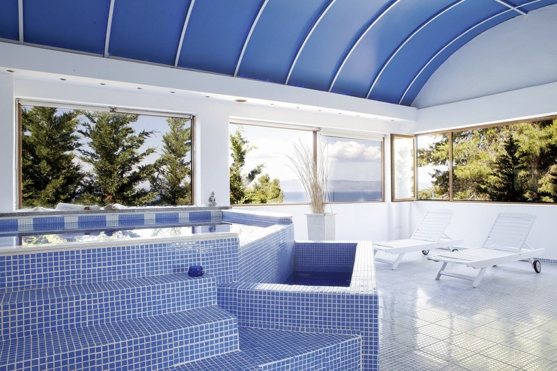 Alia Palace ●●●●○