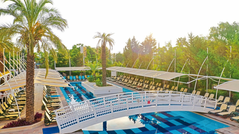 Crystal De Luxe Comfort Collection