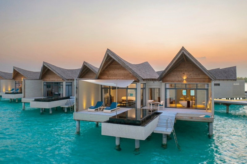 Wohnbeispiel Overwater Pool Villa