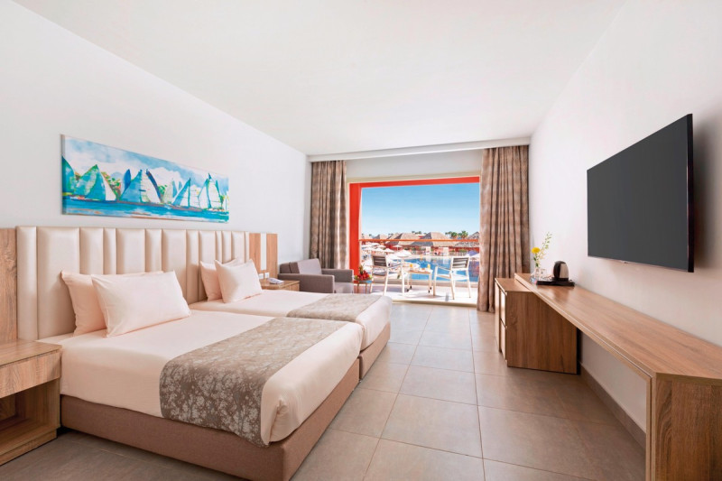 Wohnbeispiel Doppelzimmer Standard Poolblick