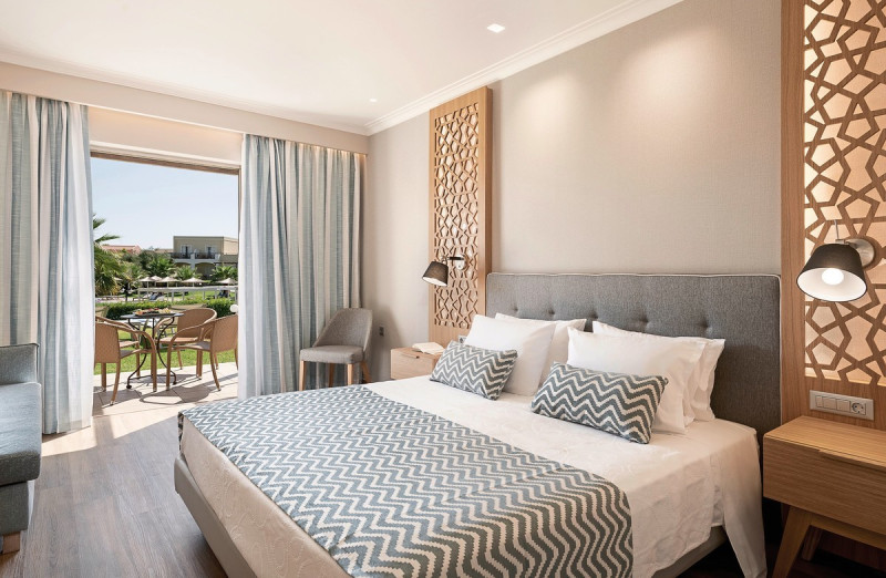 Pilot Beach Resort ●●●●●