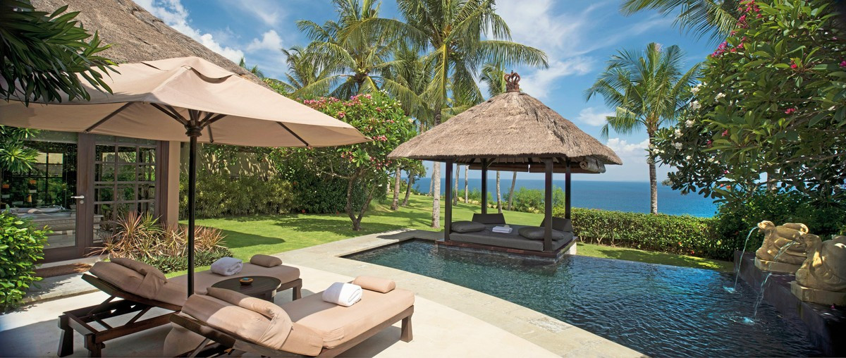 One Bedroom Ocean Front Villa Plunge Pool