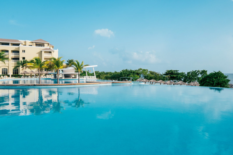 Iberostar Waves Rose Hall Beach