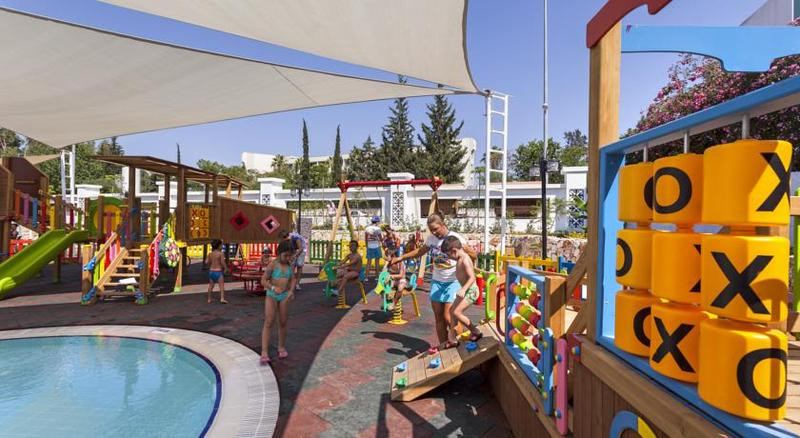 Karmir Resort & Spa ●●●●●