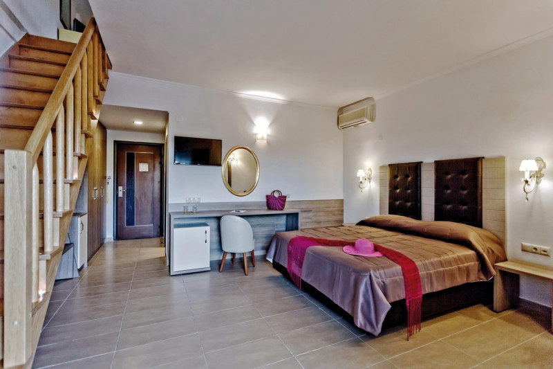 Lagomandra Hotel & Spa ●●●●