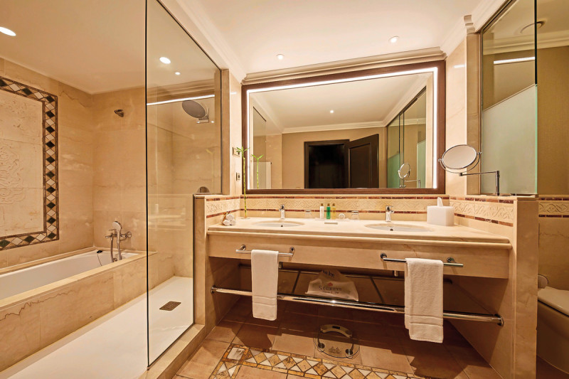 Secrets Bahía Real Resort & Spa