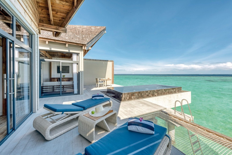 Wohnbeispiel Overwater Pool Villa