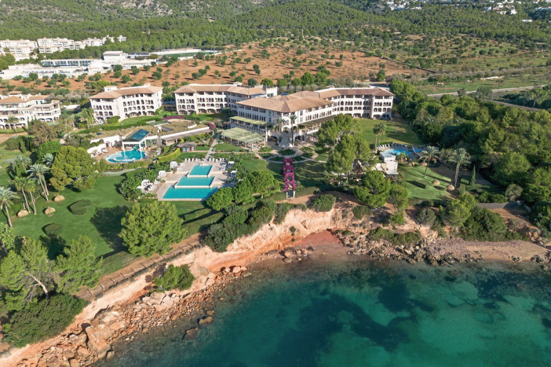 The St. Regis Mardavall Mallorca Resort