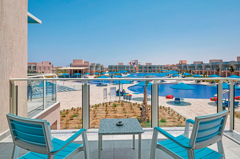 Beispiel Balkon Suite Deluxe Poolblick