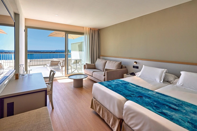 Universal Hotel RomÃ¡ntica ●●●●