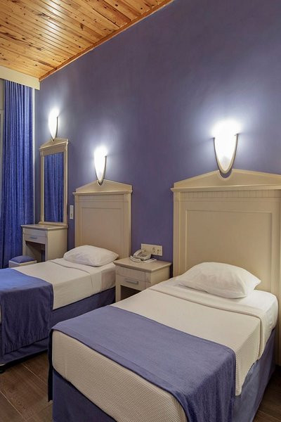 Club Turtas Beach ●●●●