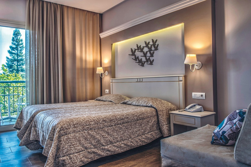 Delfinia ●●●●