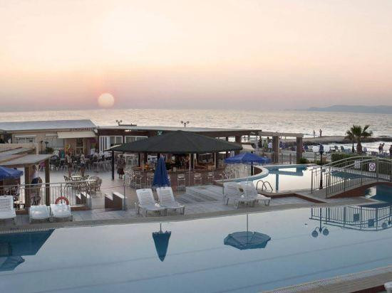 Astir Beach ●●●●