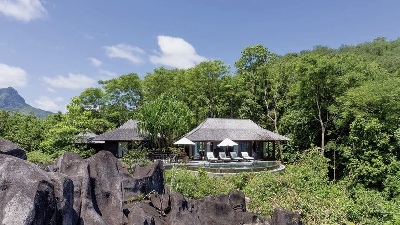 Constance Ephelia ●●●●●○