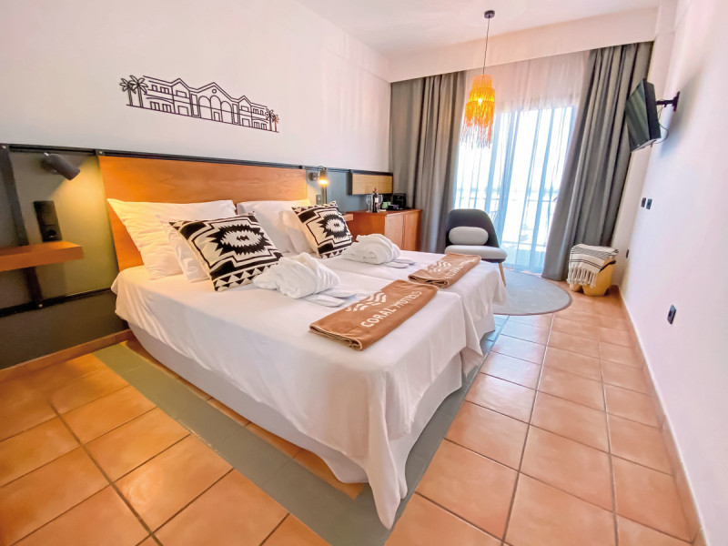 Wohnbeispiel Doppelzimmer Premium Poolblick