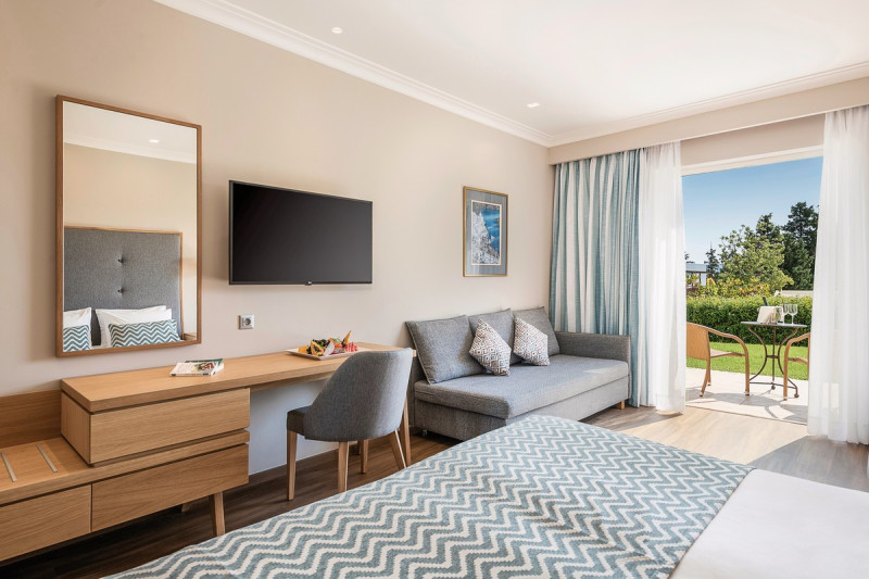 Pilot Beach Resort ●●●●●